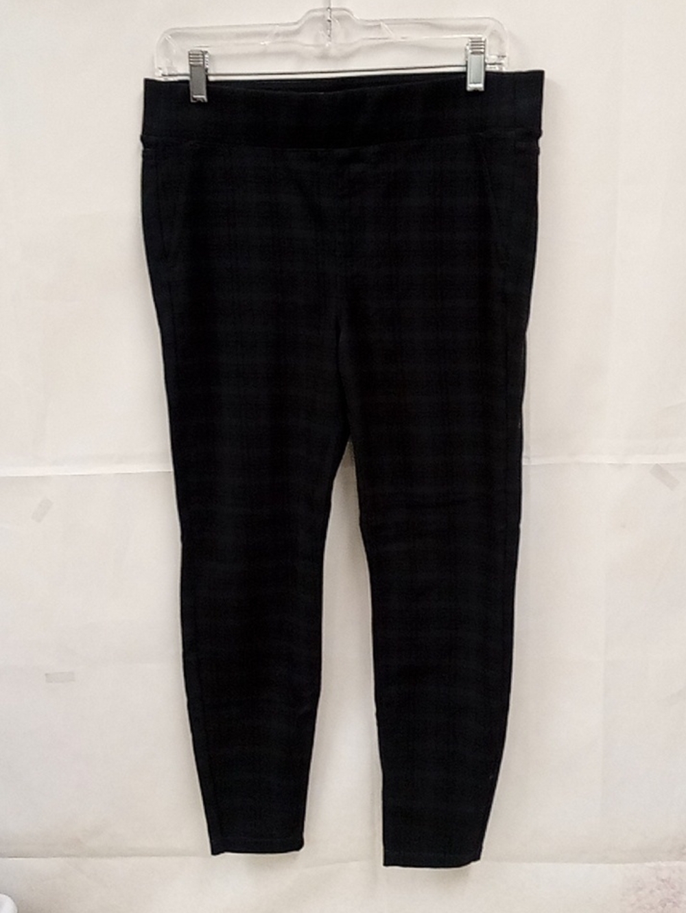 Liverpool Women's Black Plaid Ponte Leggings Petite